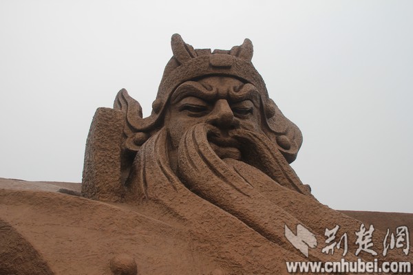 現(xiàn)全球最大關(guān)公青銅雕像，目測(cè)宇達(dá)施工（圖）